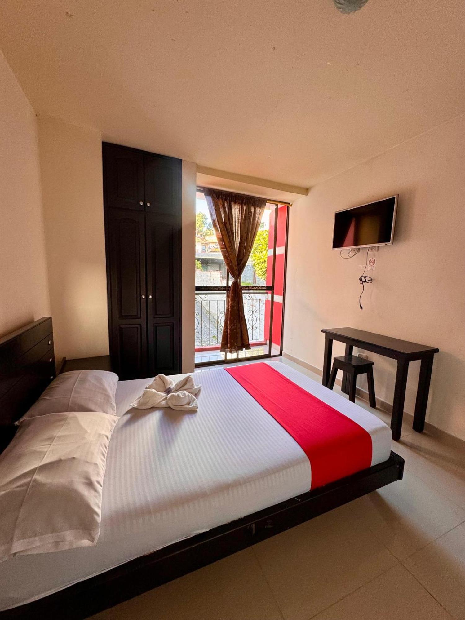 Hotel Portal Dorado Маринилья Экстерьер фото