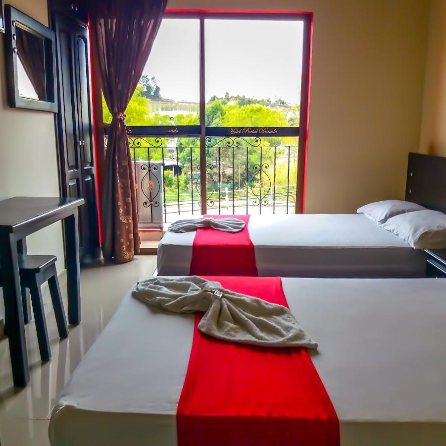 Hotel Portal Dorado Маринилья Экстерьер фото