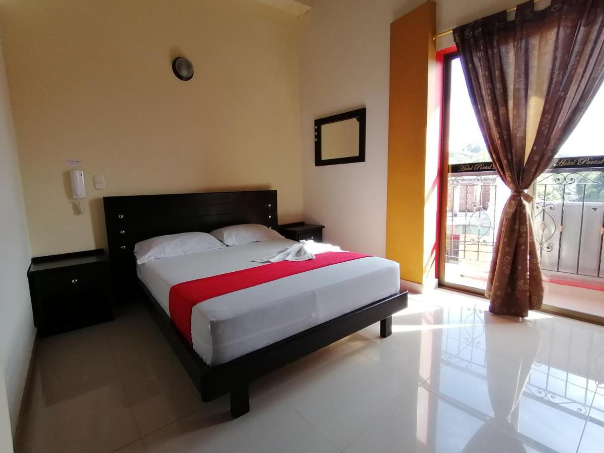 Hotel Portal Dorado Маринилья Экстерьер фото